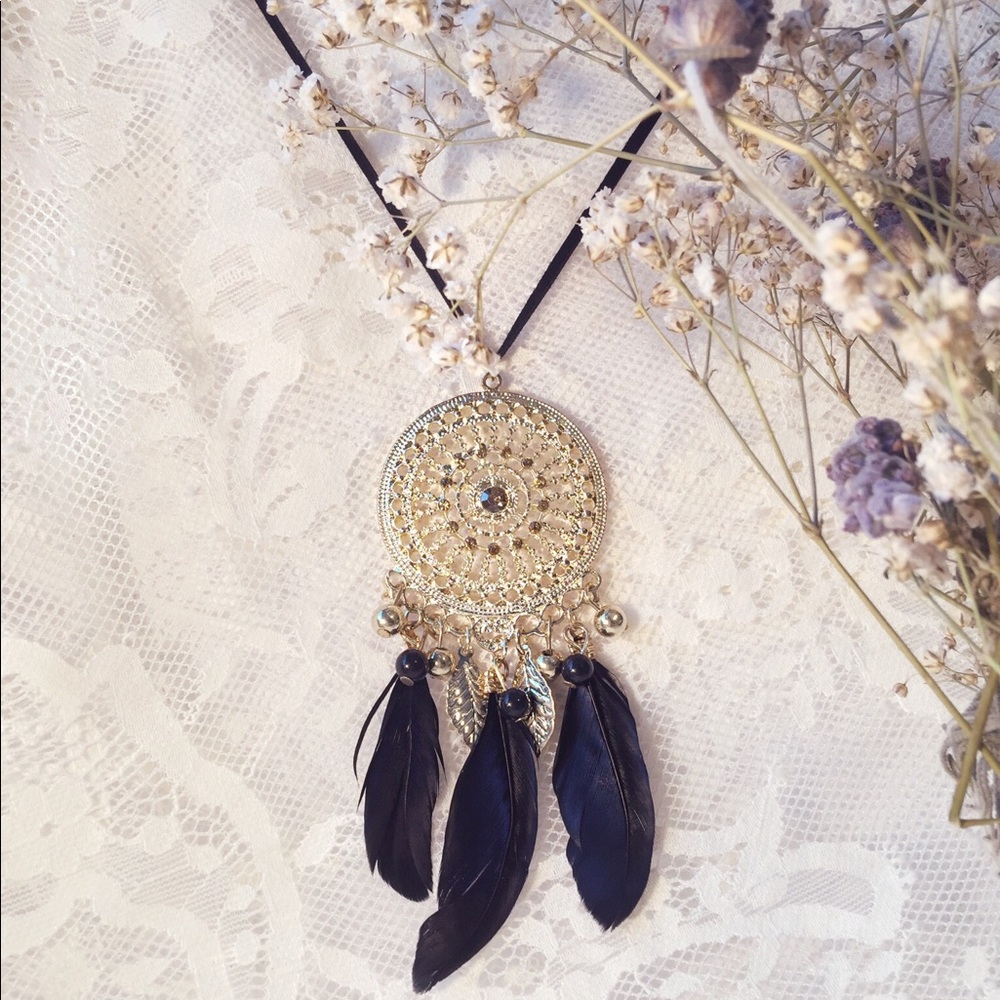 DREAM CATCHER NECKLACE